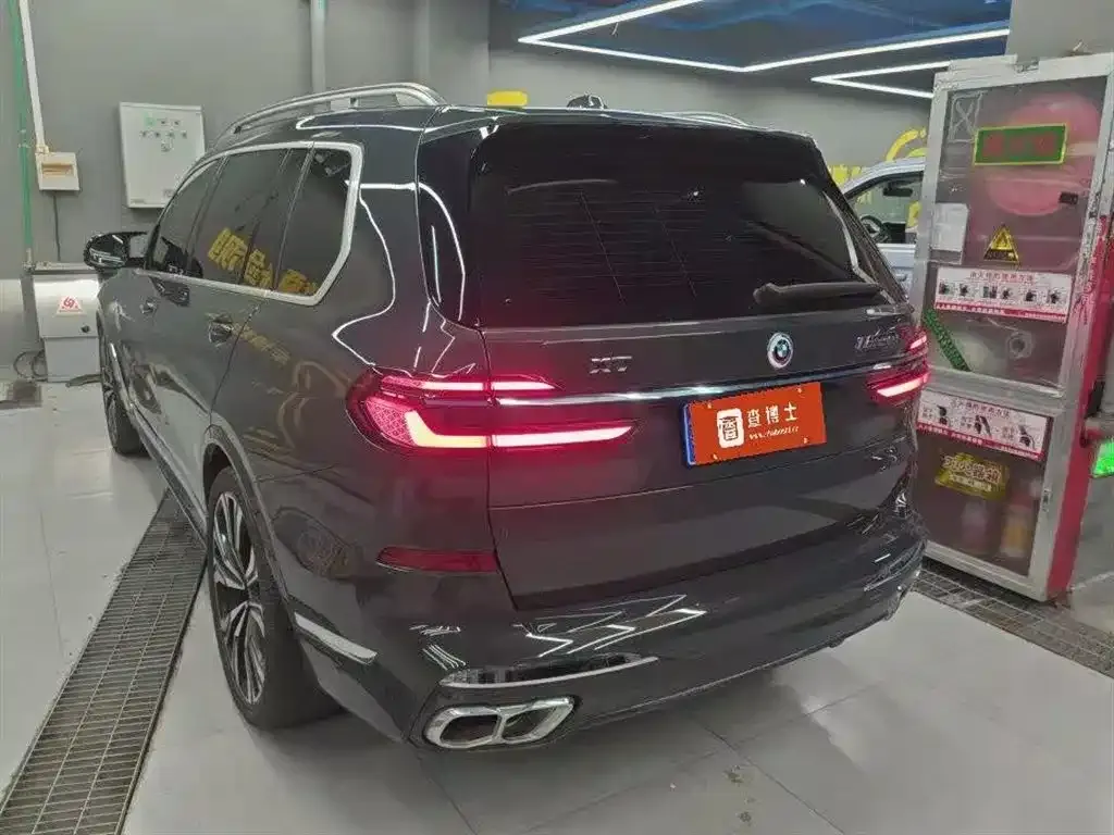 BMW X7 M60i 2023 из CN, фото 6