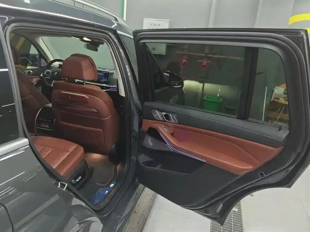 BMW X7 M60i 2023 из CN, фото 8