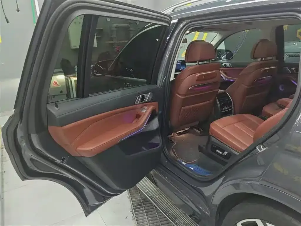 BMW X7 M60i 2023 из CN, фото 4