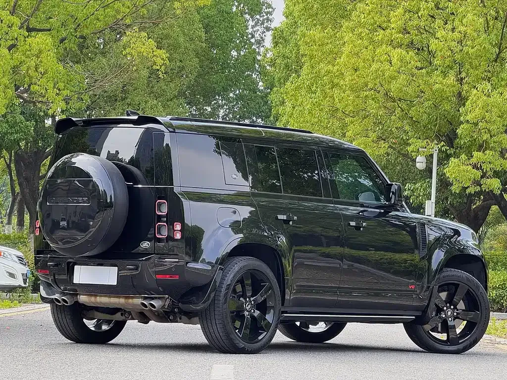 Land Rover Defender — фото 10