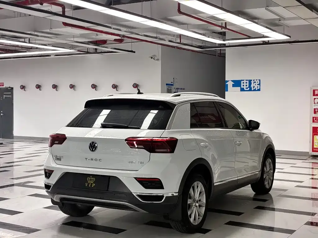 Volkswagen T-Roc — фото 9