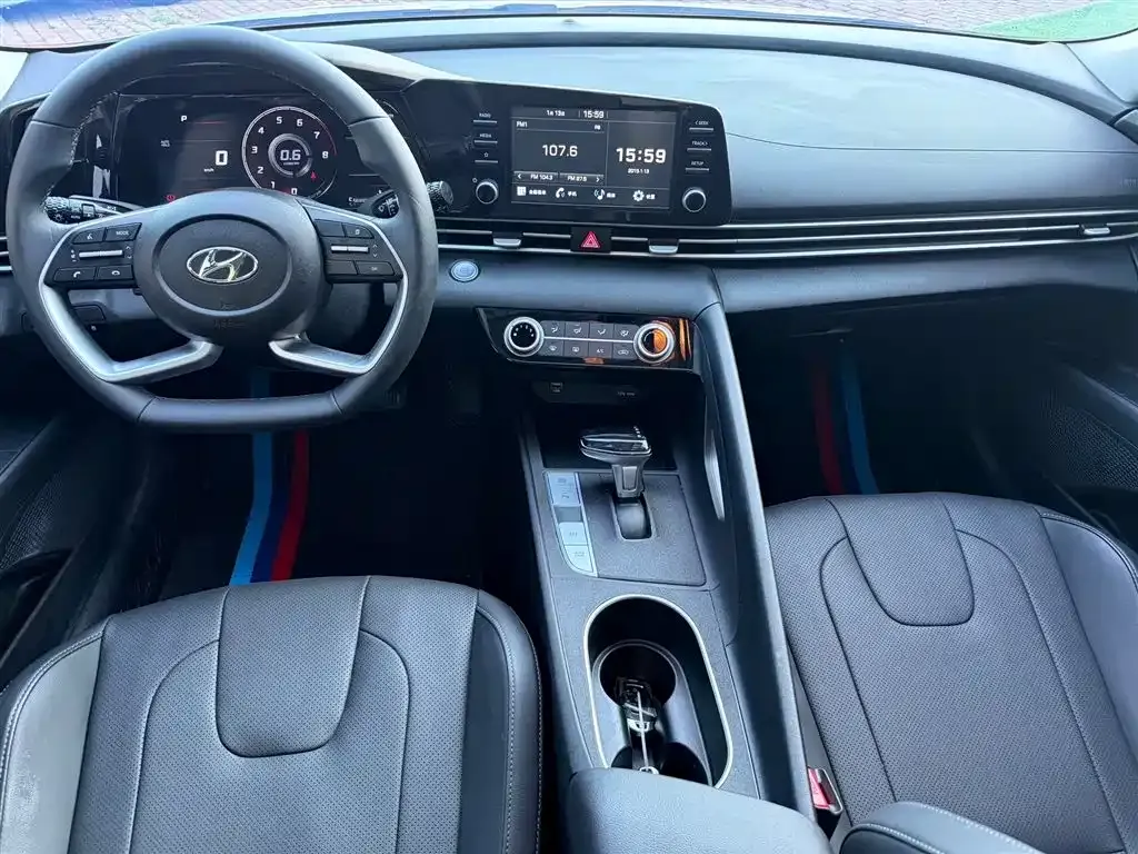 Hyundai Elantra — фото 6