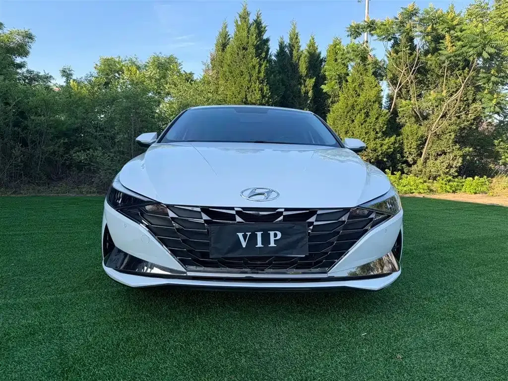 Hyundai Elantra — фото 3