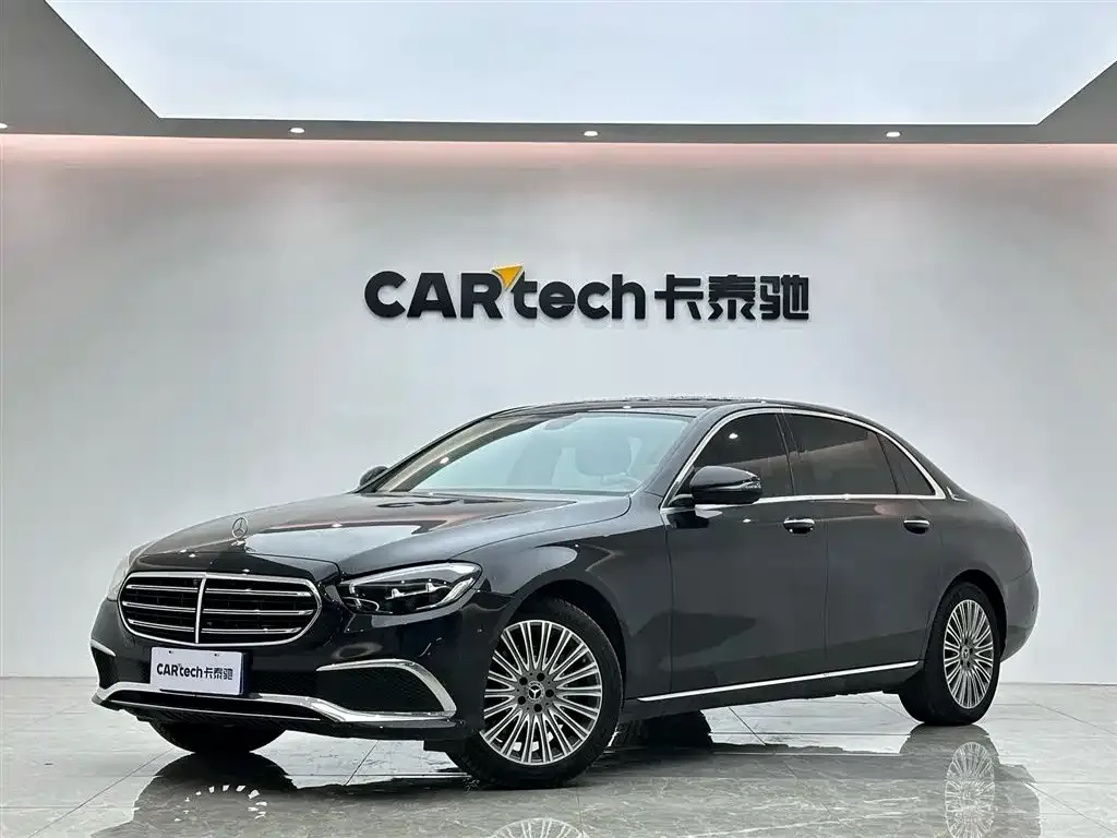 Mercedes-Benz E-Class — фото 1