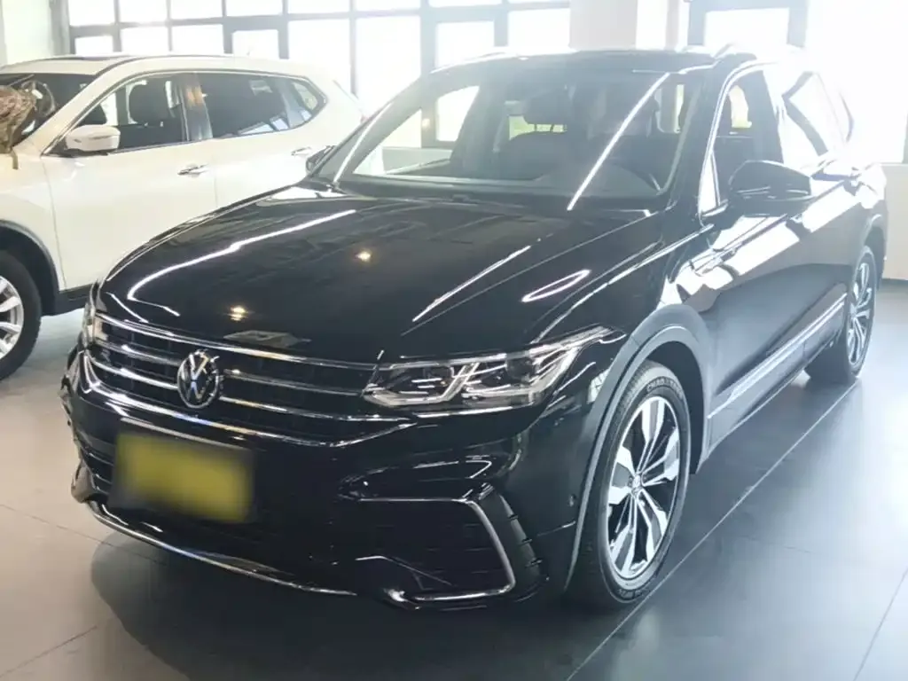 Volkswagen Tiguan L — фото 3