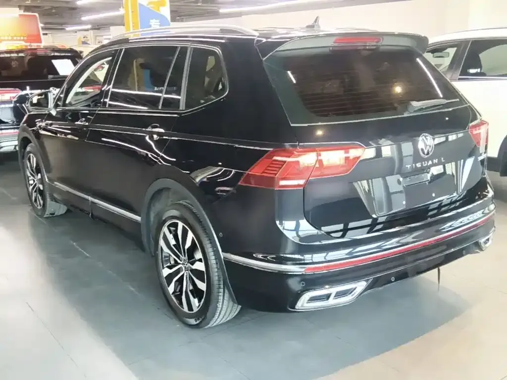 Volkswagen Tiguan L — фото 9