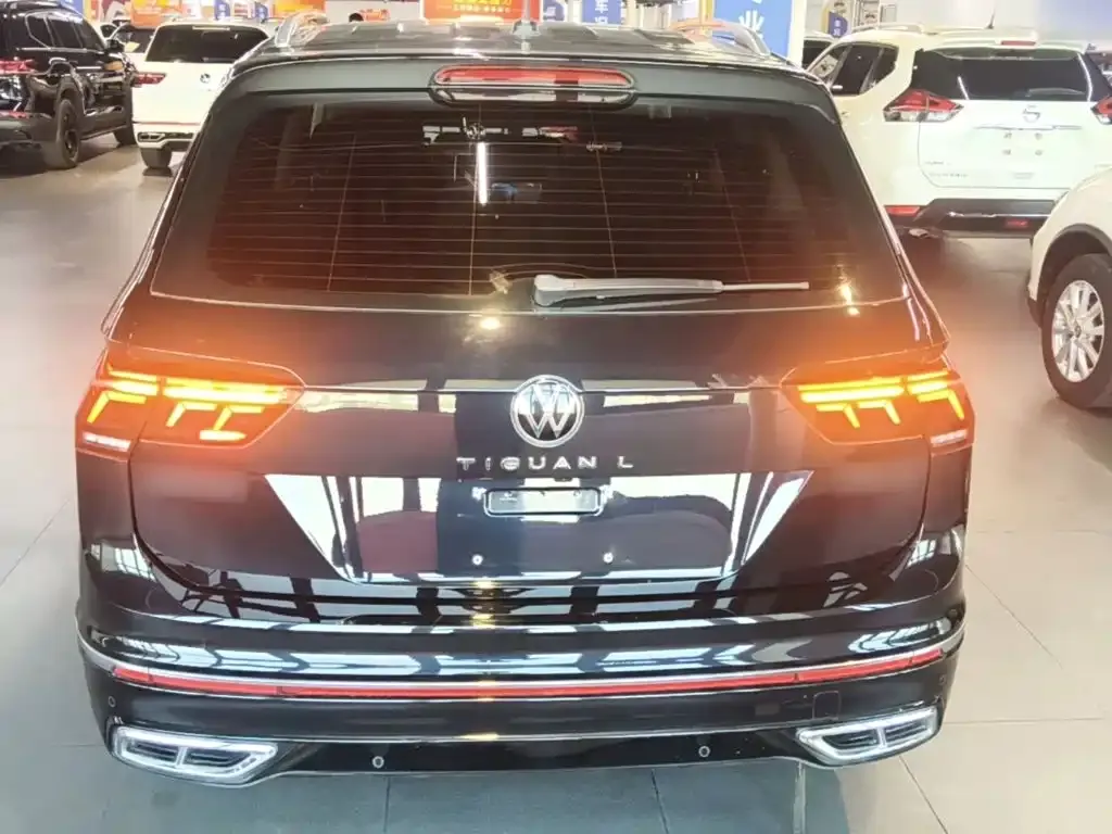Volkswagen Tiguan L — фото 8