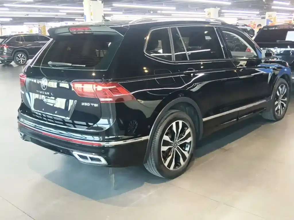 Volkswagen Tiguan L — фото 10
