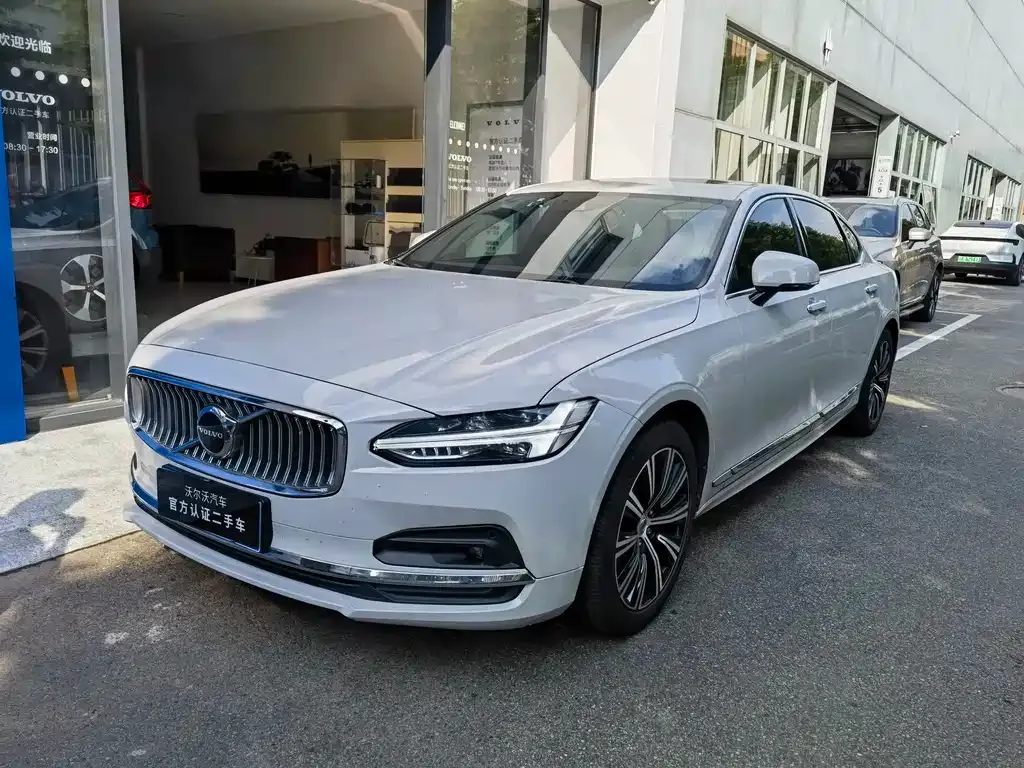 Volvo S90