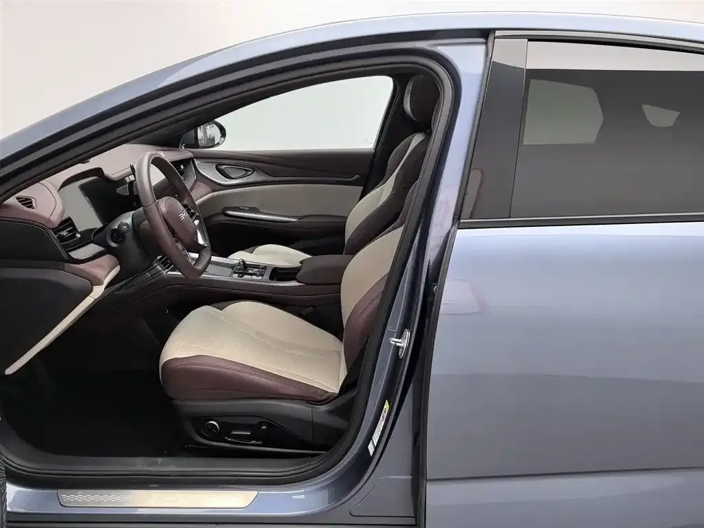 BYD Seal — фото 7