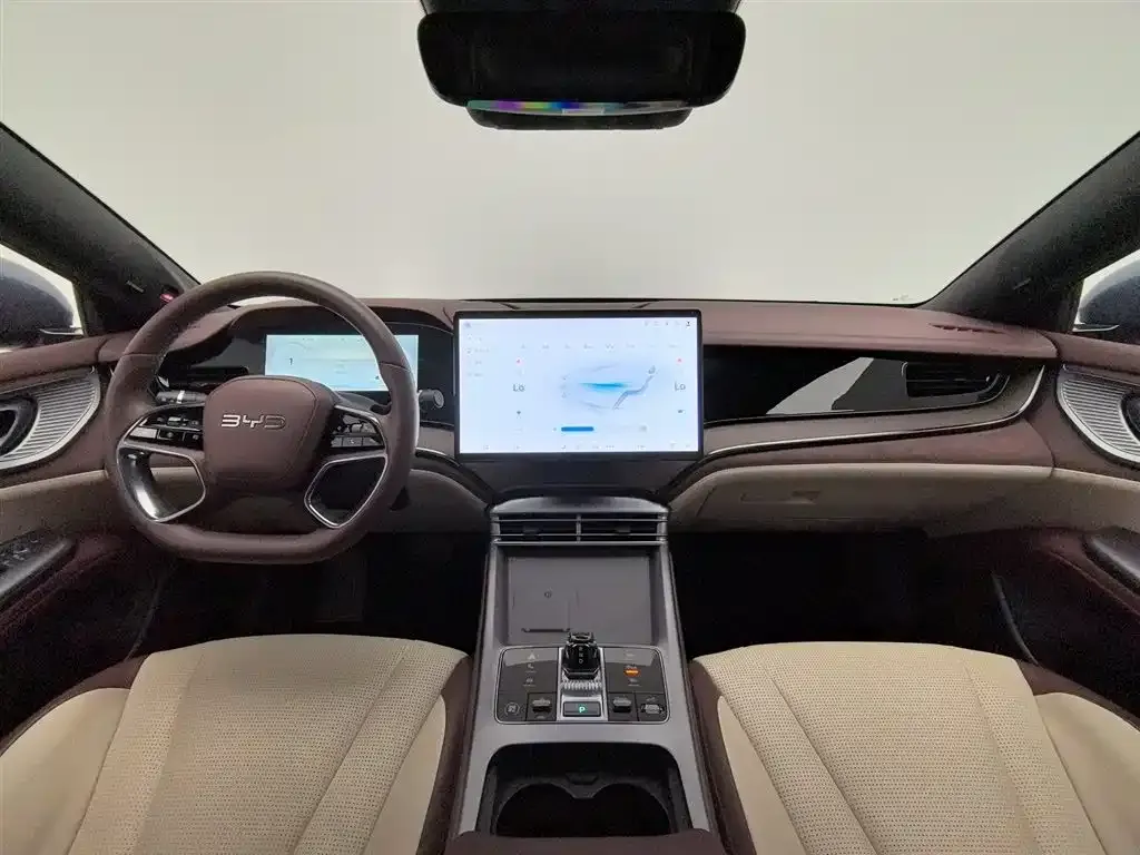 BYD Seal — фото 10
