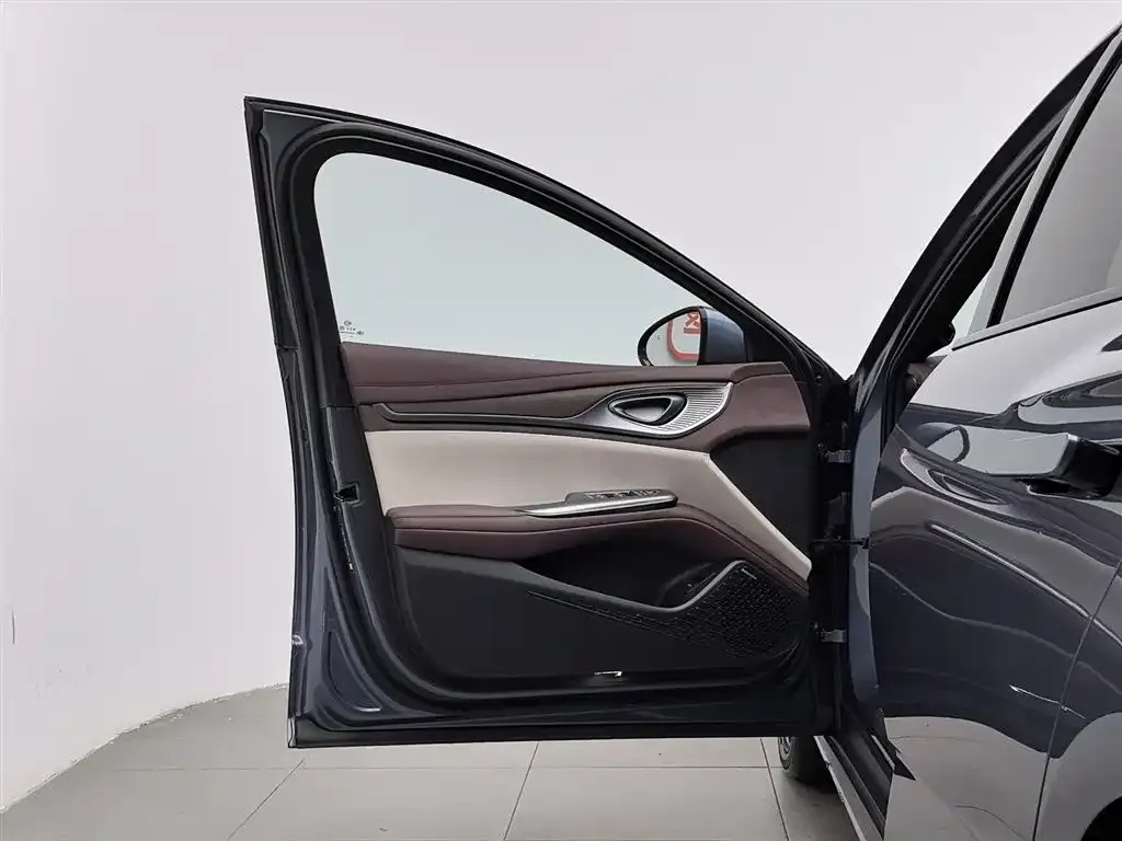 BYD Seal — фото 3