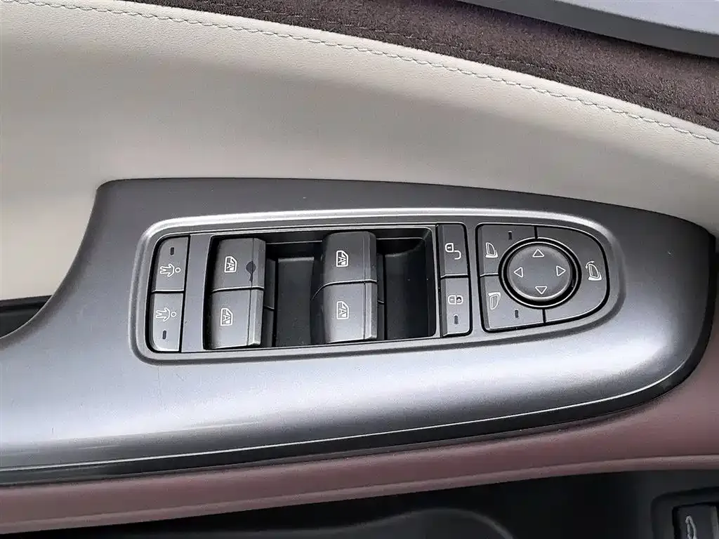 BYD Seal — фото 5