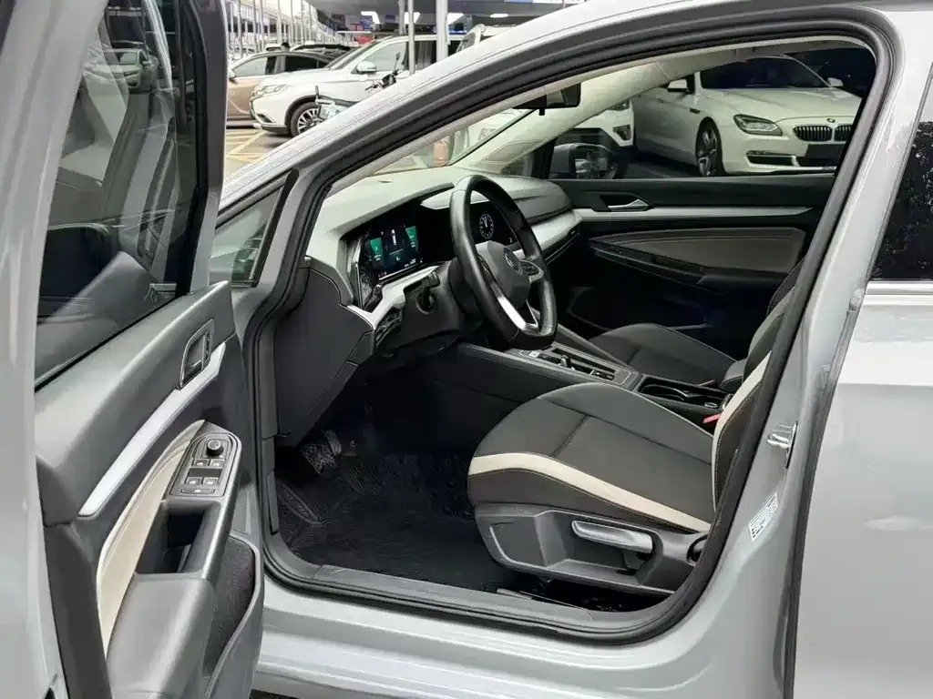 Volkswagen Golf 2021 из CN, фото 7