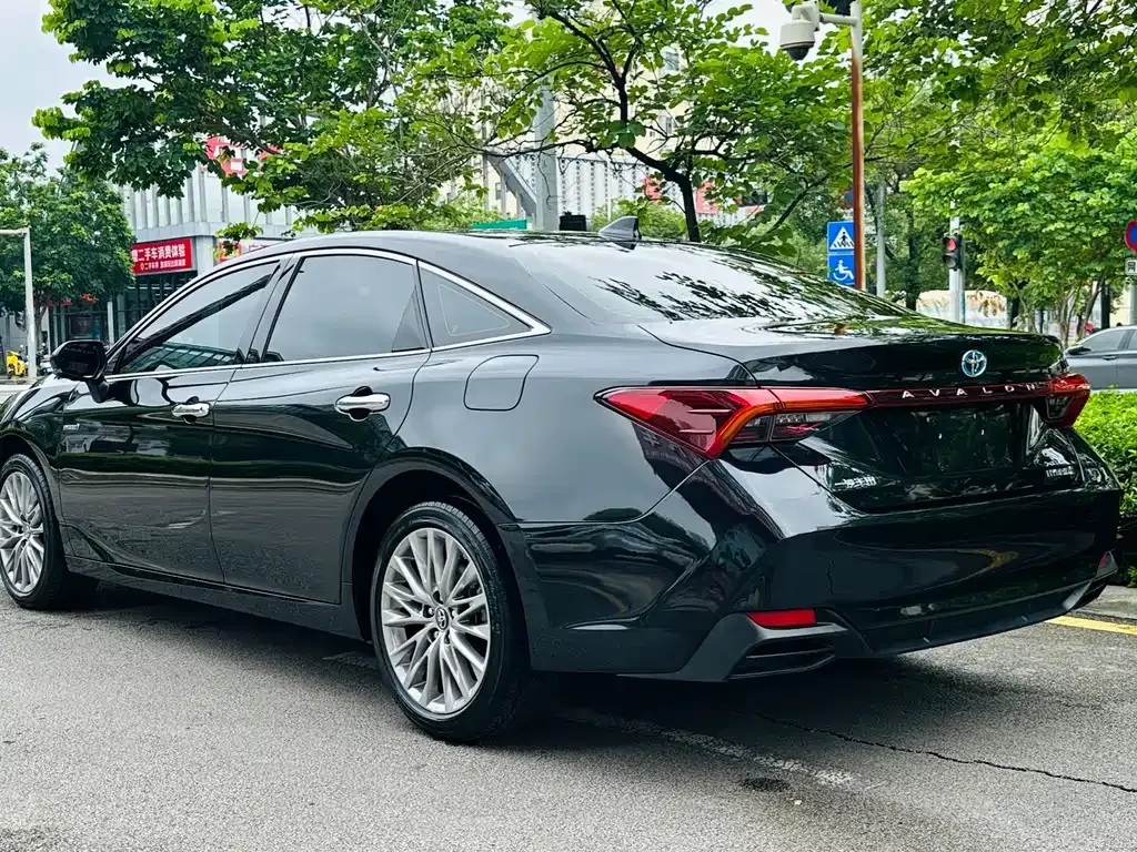 Toyota Avalon — фото 3