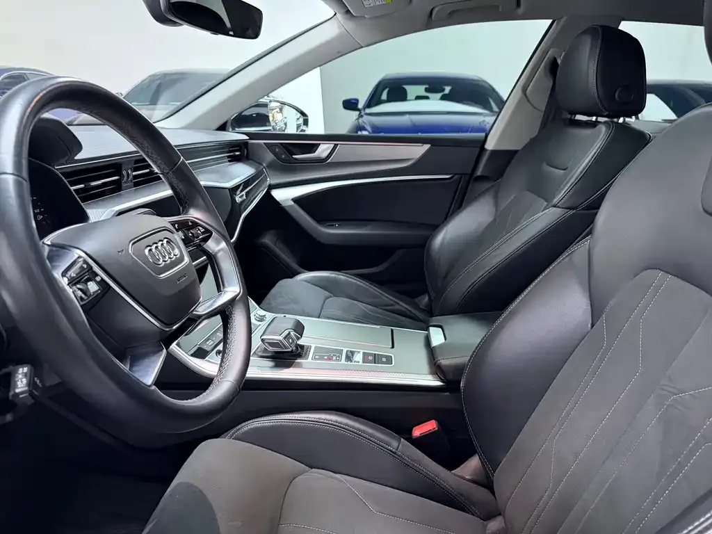 Audi A7L 2024 из CN, фото 8