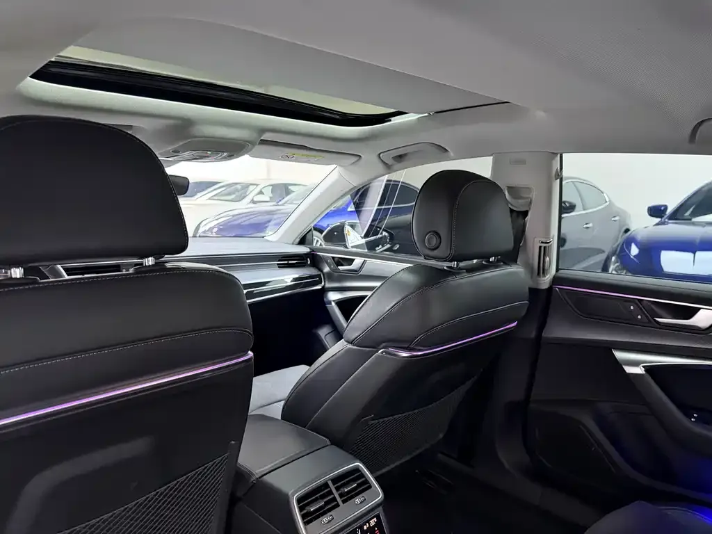 Audi A7L 2024 из CN, фото 7