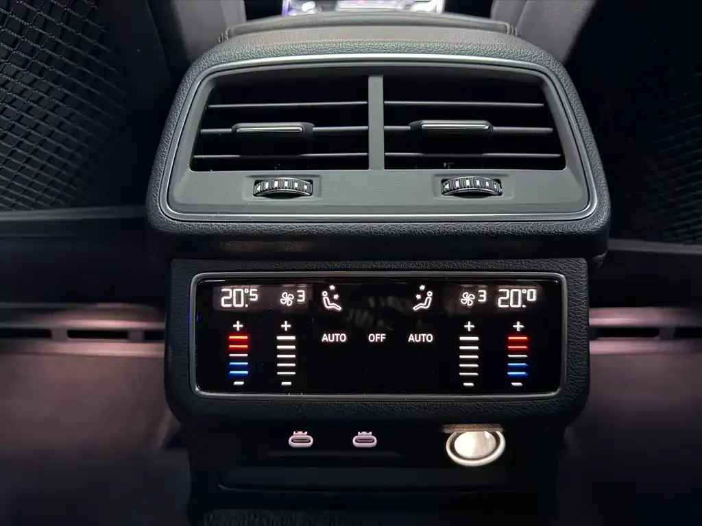 Audi A7L 2024 из CN, фото 4