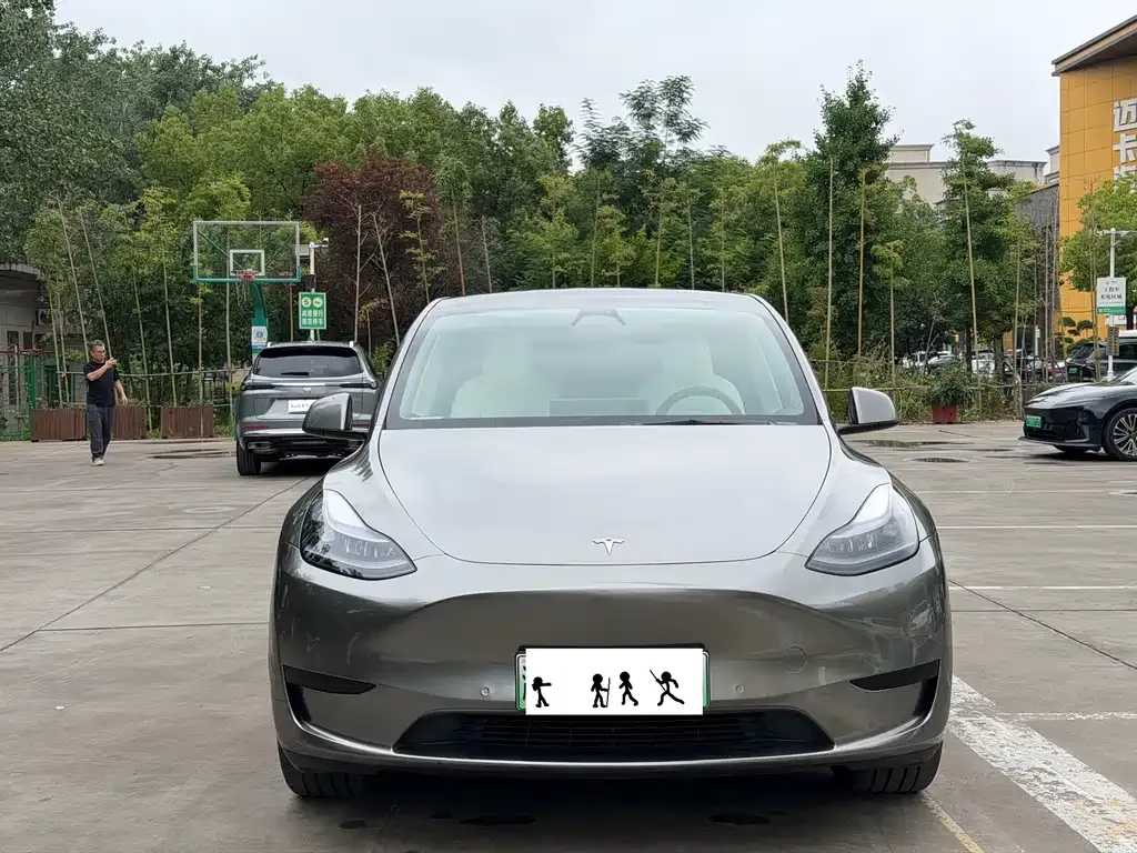 Tesla Model Y — фото 7