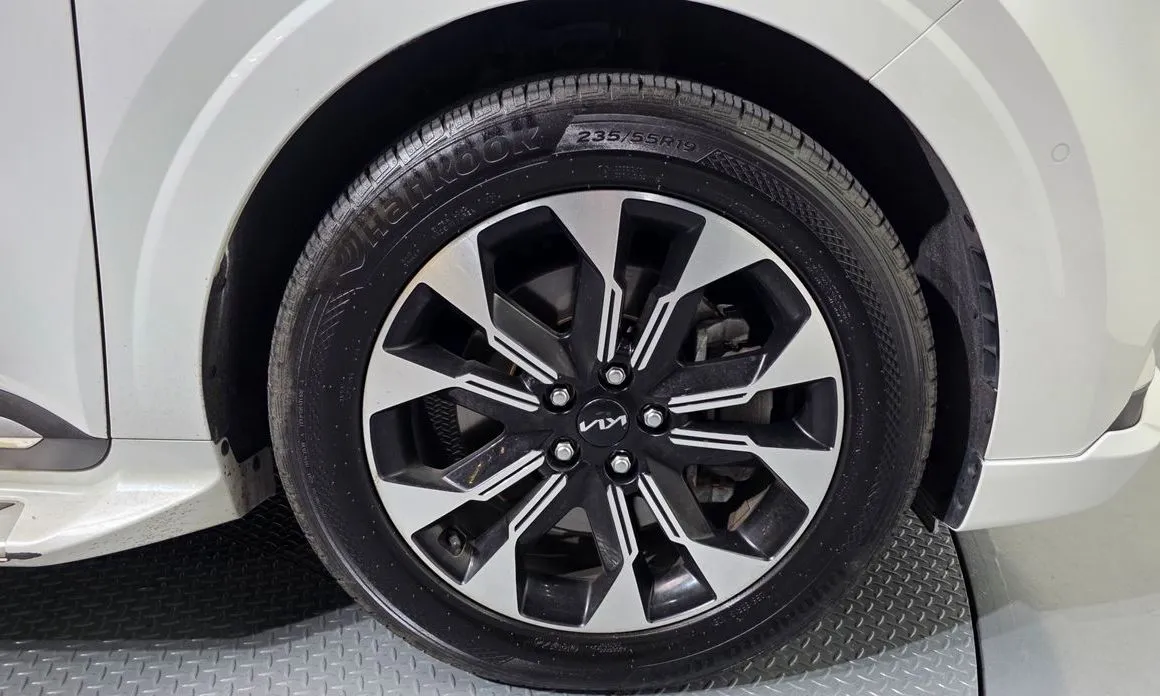 Kia Carnival — фото 10