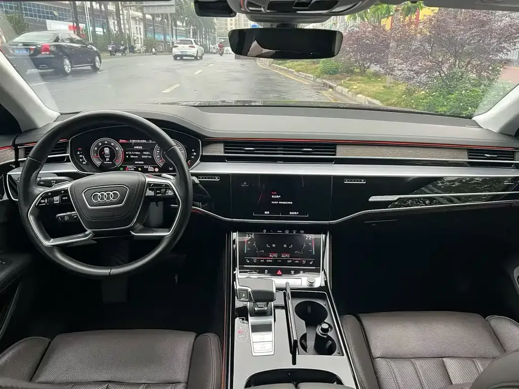 Audi A8 — фото 3