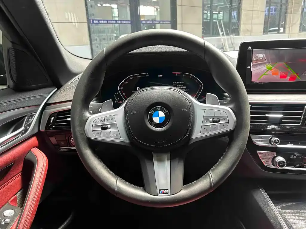 BMW 5 Series — фото 10