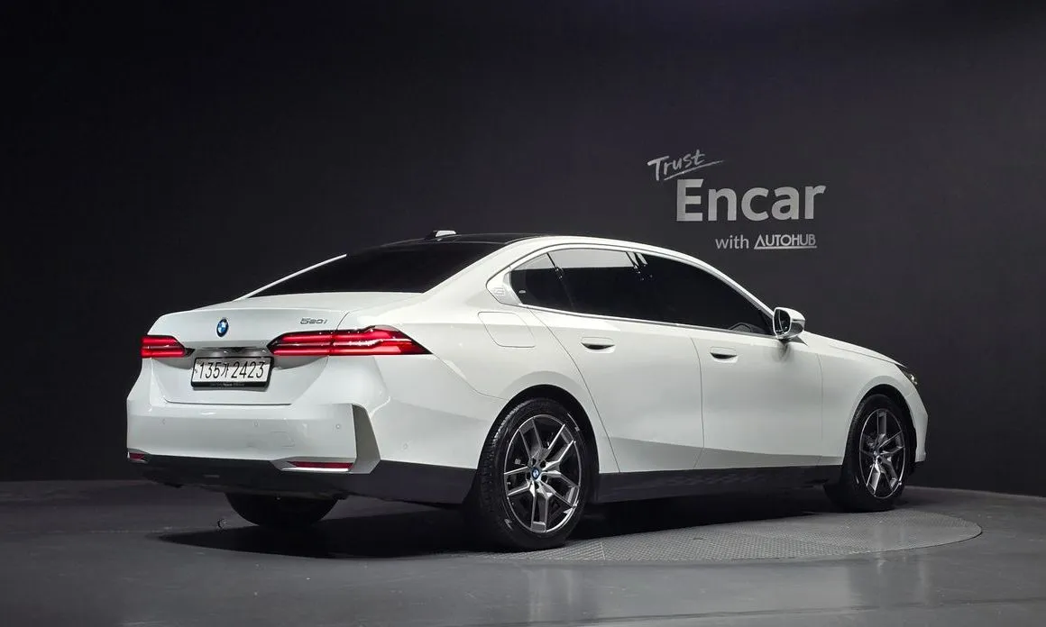 BMW 5-Series 2024 из KR, фото 4