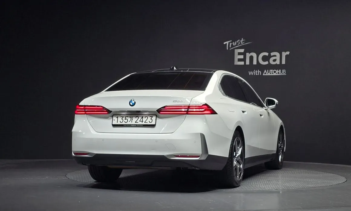 BMW 5-Series 2024 из KR, фото 5