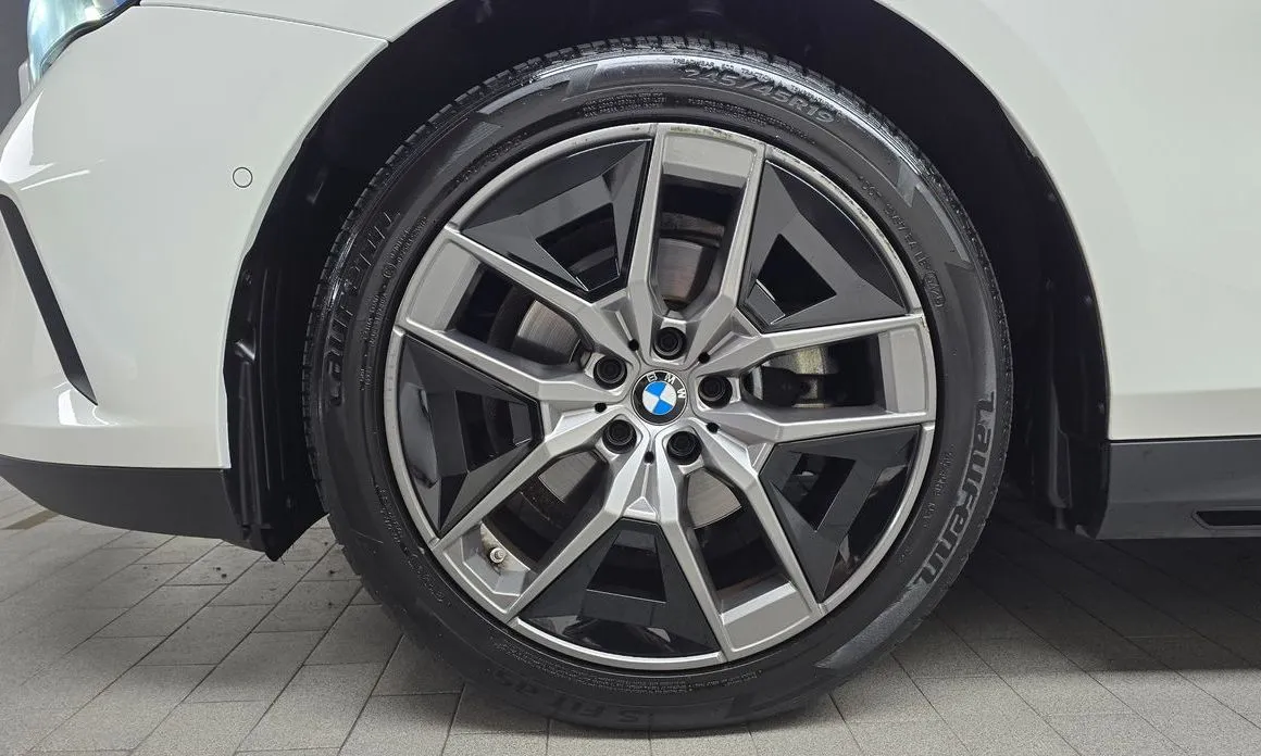 BMW 5-Series 2024 из KR, фото 9