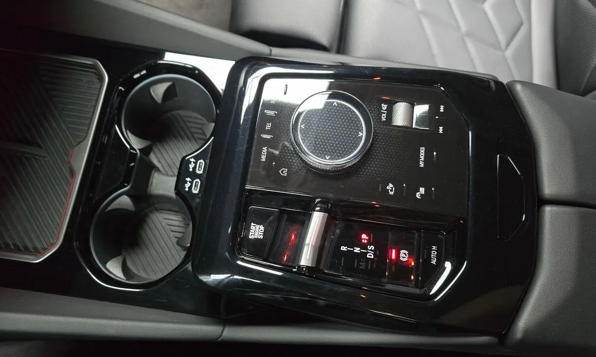 BMW 5-Series 2024 из KR, фото 2