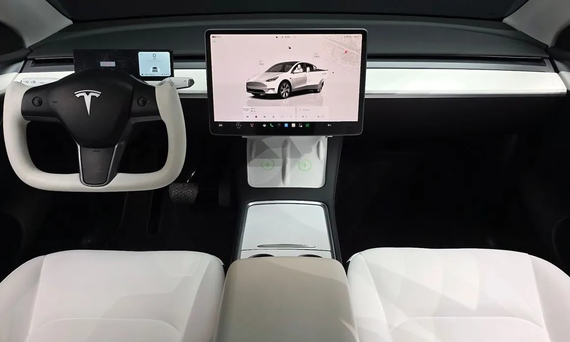Tesla Model Y — фото 6