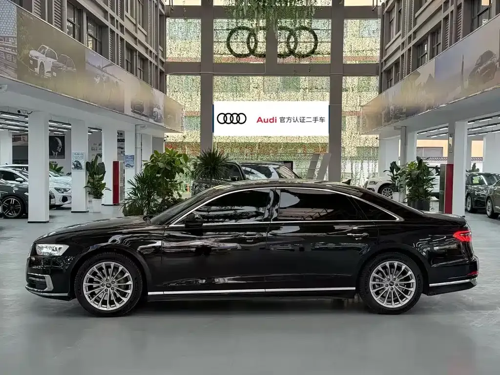 Audi A8 — фото 9