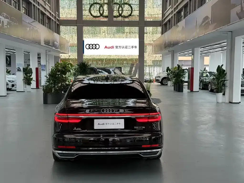 Audi A8 — фото 5