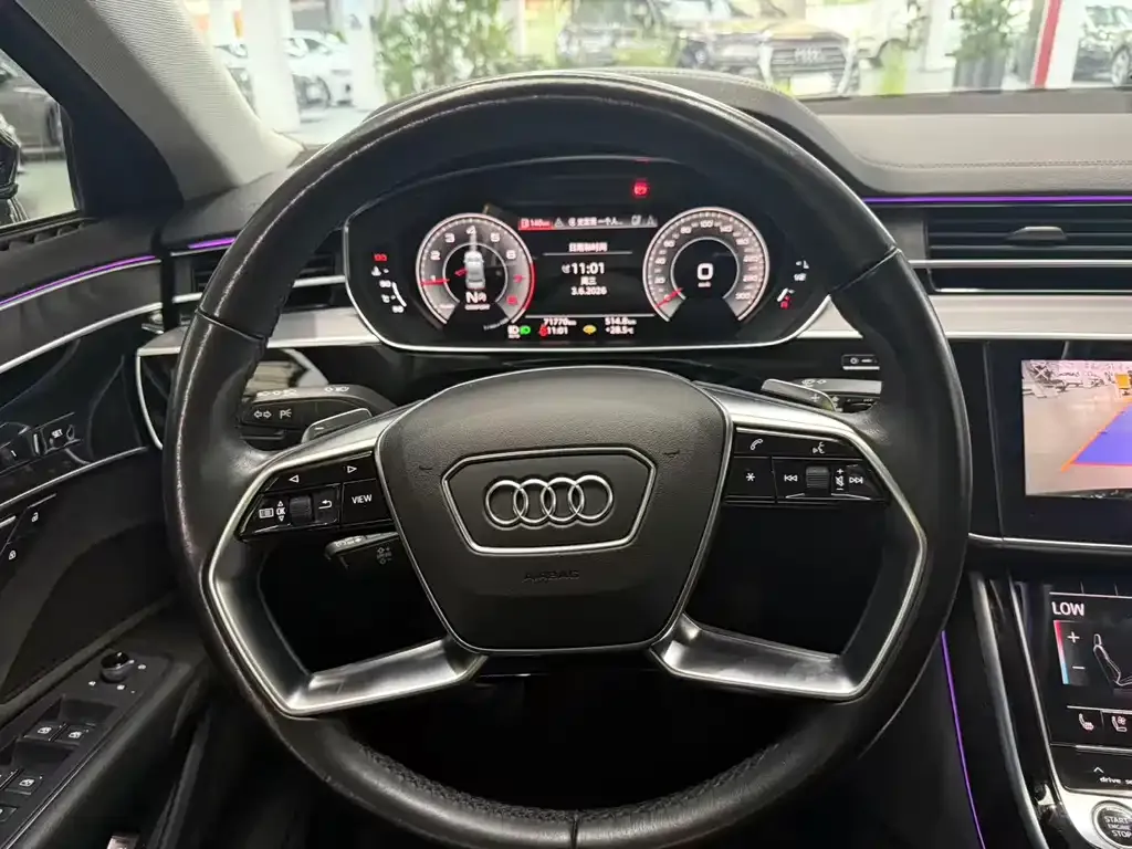 Audi A8 — фото 3