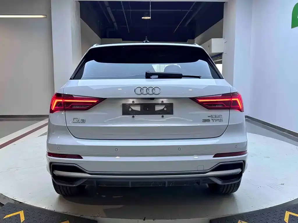 Audi Q3 — фото 6