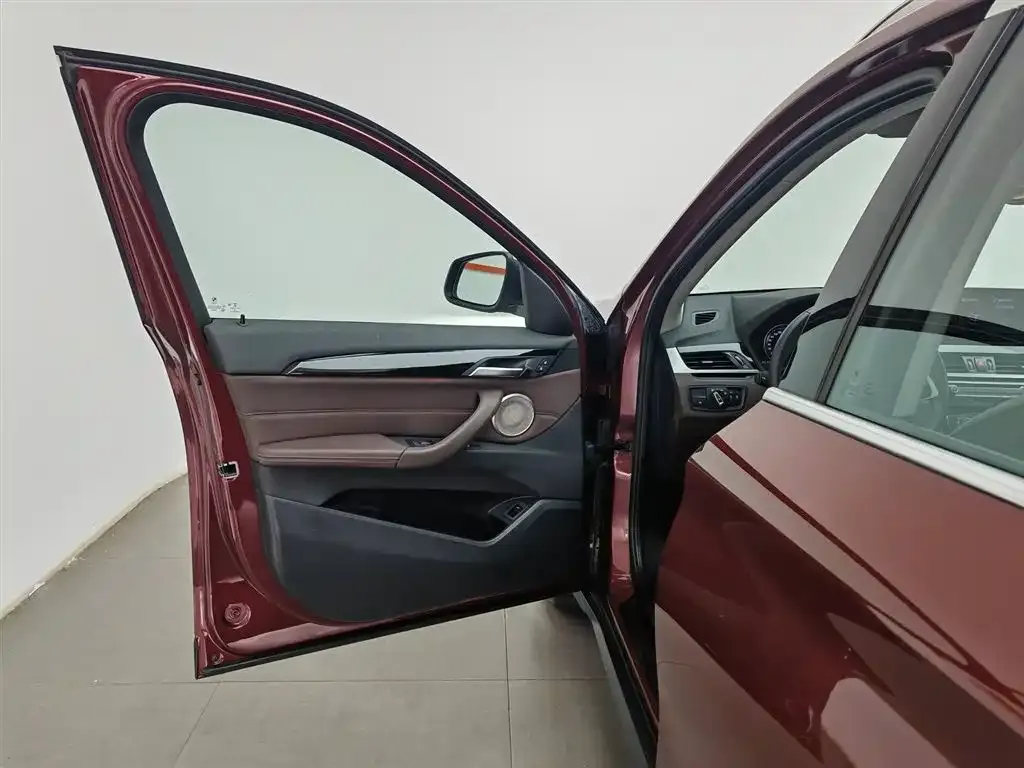 BMW X1 2021 из CN, фото 3