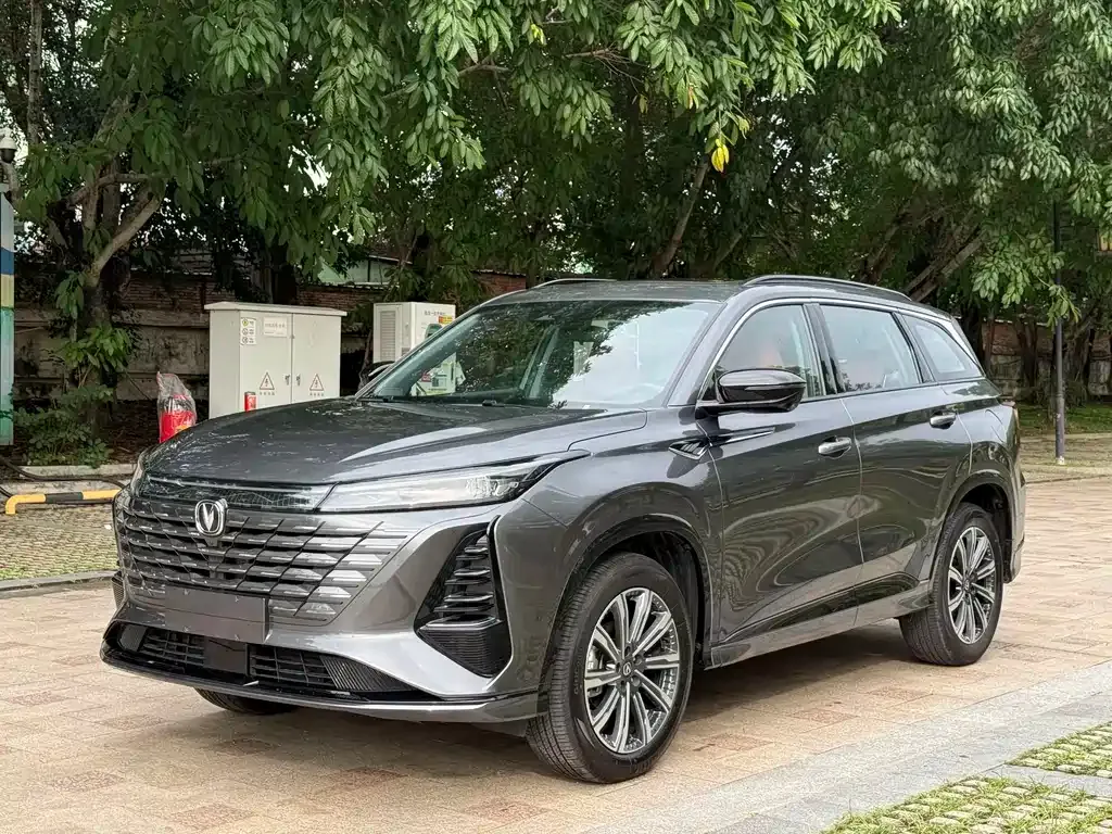 Changan CS75PLUS — фото 1