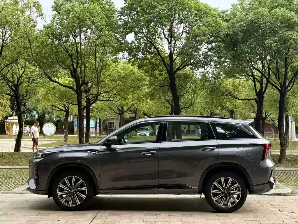 Changan CS75PLUS — фото 8