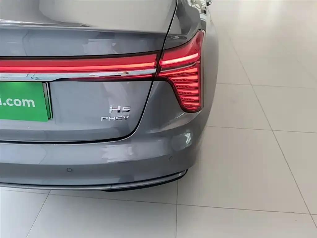 Hongqi H5 PHEV 2025 из CN, фото 2