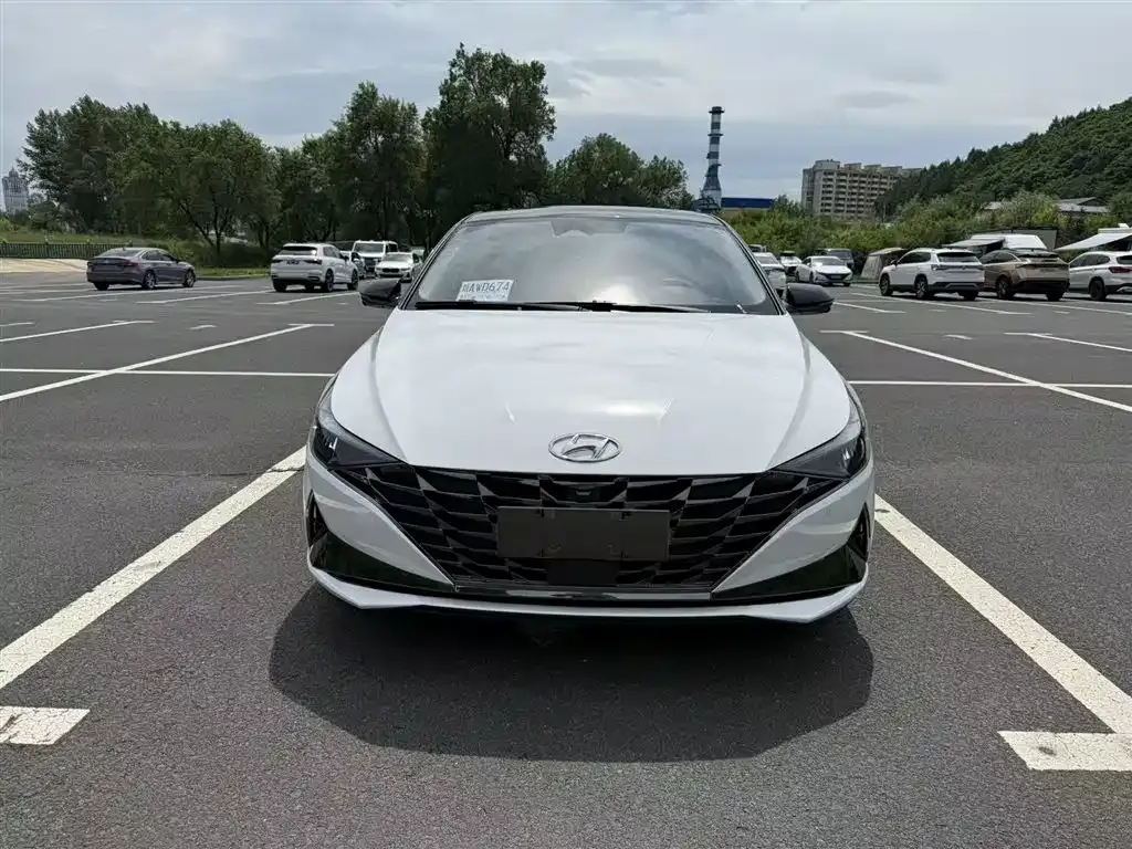 Hyundai Elantra — фото 10