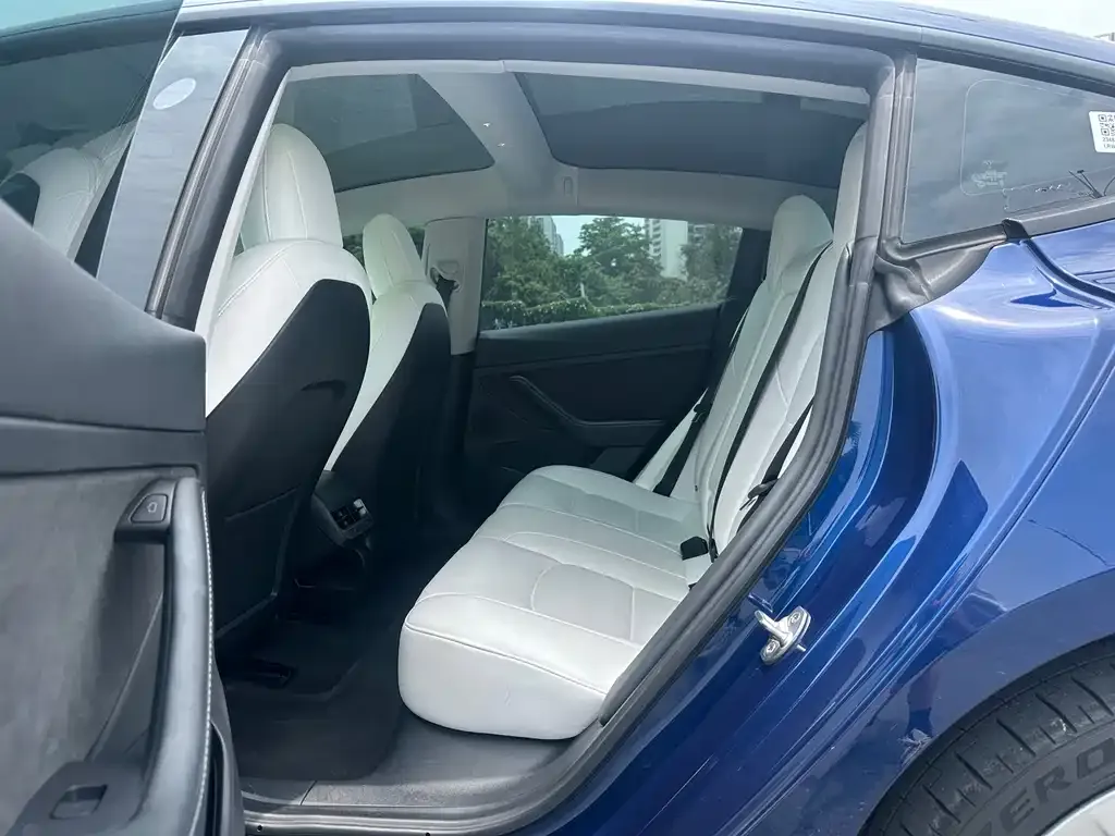 Tesla Model 3 — фото 6