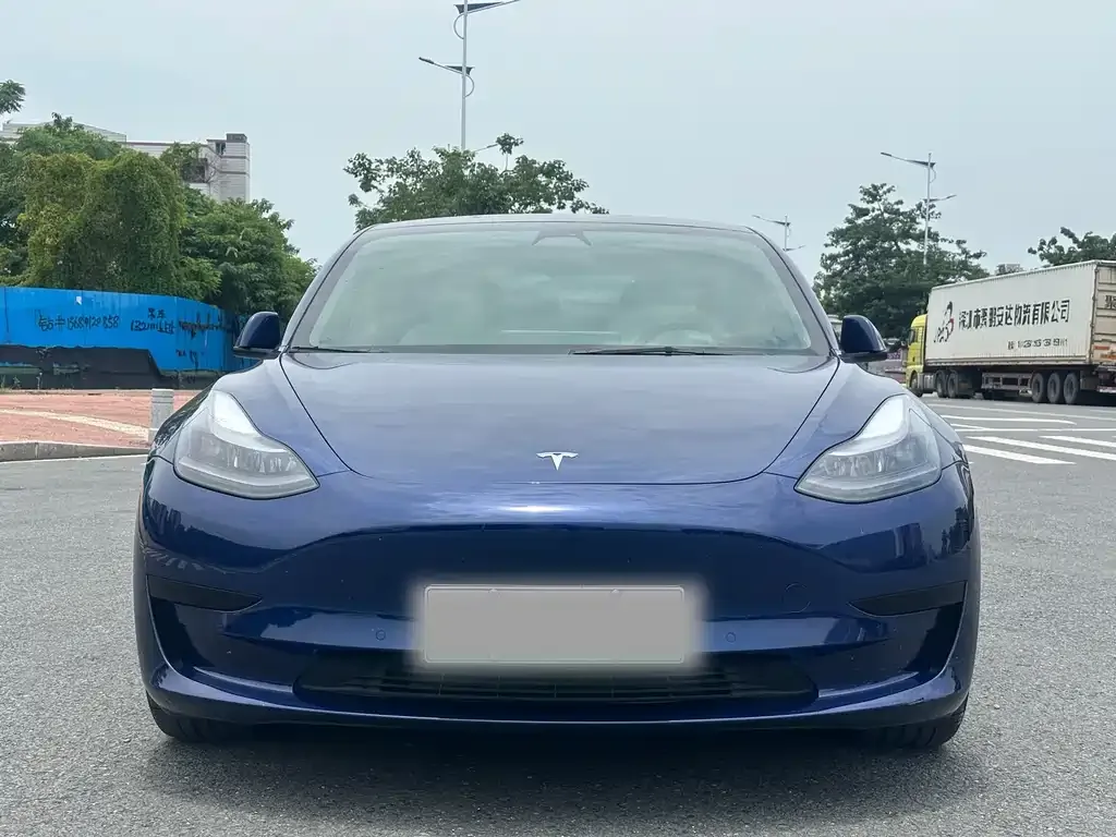 Tesla Model 3 — фото 4
