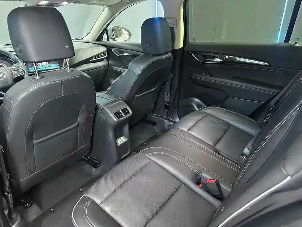 Buick Envision Plus — фото 8