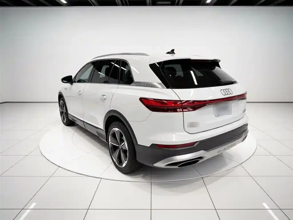 Audi Q5 e-tron 2022 из CN, фото 4