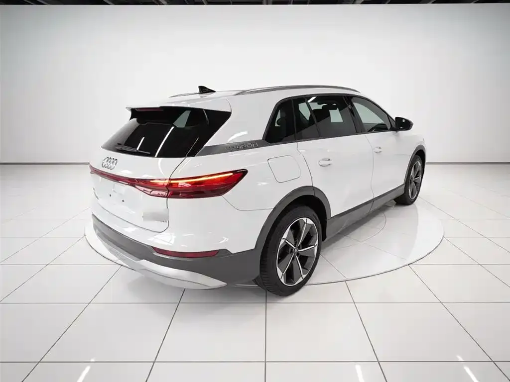 Audi Q5 e-tron 2022 из CN, фото 9