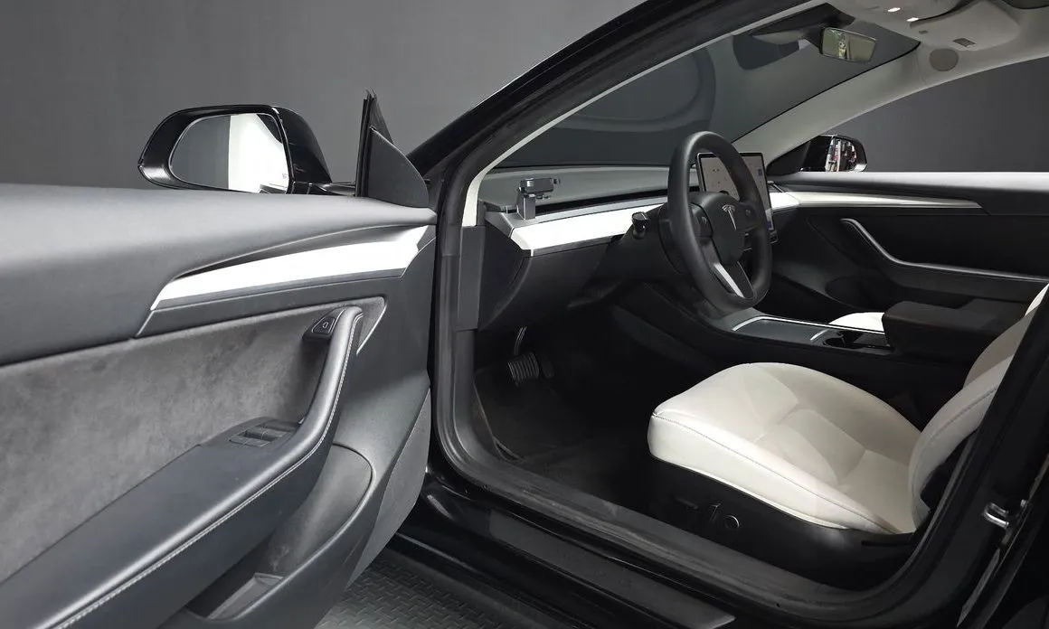 Tesla Model 3 — фото 3