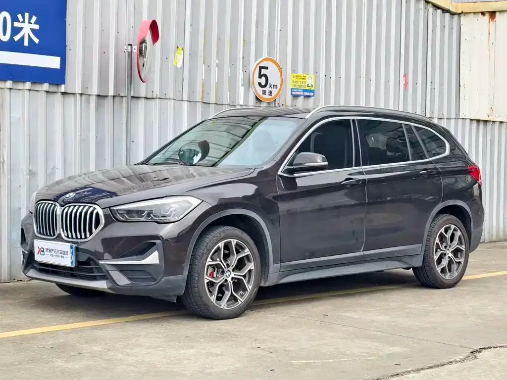 BMW X1 — фото 1
