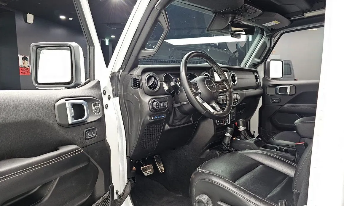 Jeep Wrangler 2021 из KR, фото 7