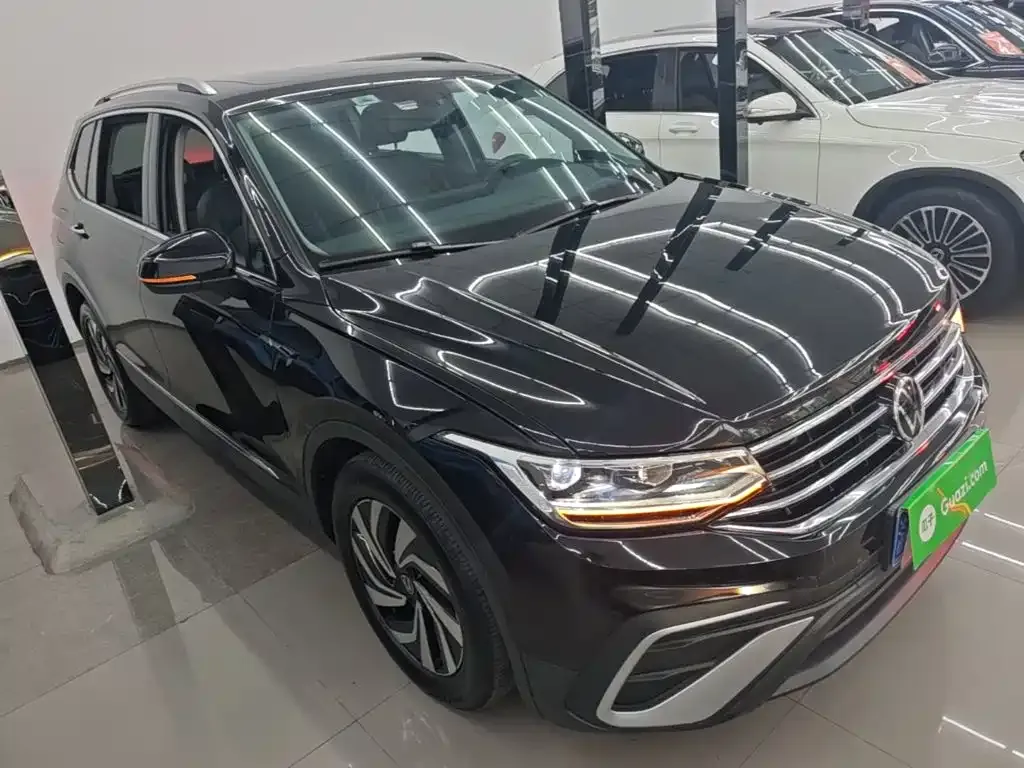 Volkswagen Tiguan L — фото 4