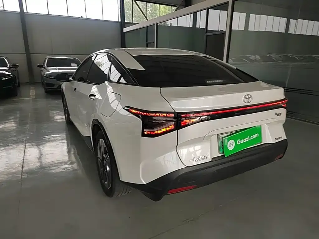 Toyota bZ3 2024 из CN, фото 5